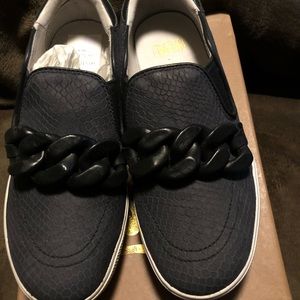 Gently worn Ash woman’s sneaker!
